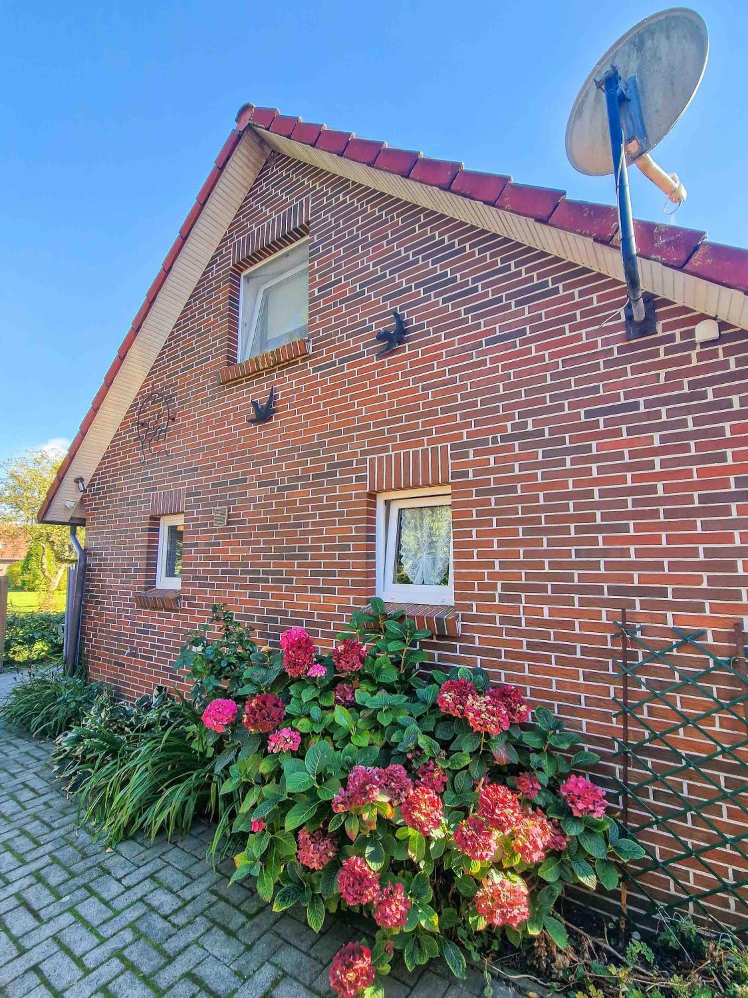 Heinis Stuuv Apartment Greetsiel Exterior photo